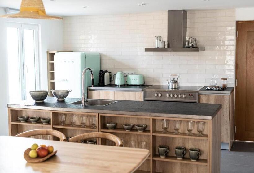 ویلای 2 خوابه, Craveiral Farmhouse By Belong Staying & Feeling