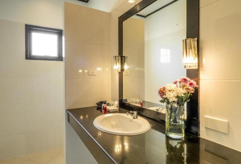 ویلای لوکس 1 خوابه, Isara Nai Yang Resort