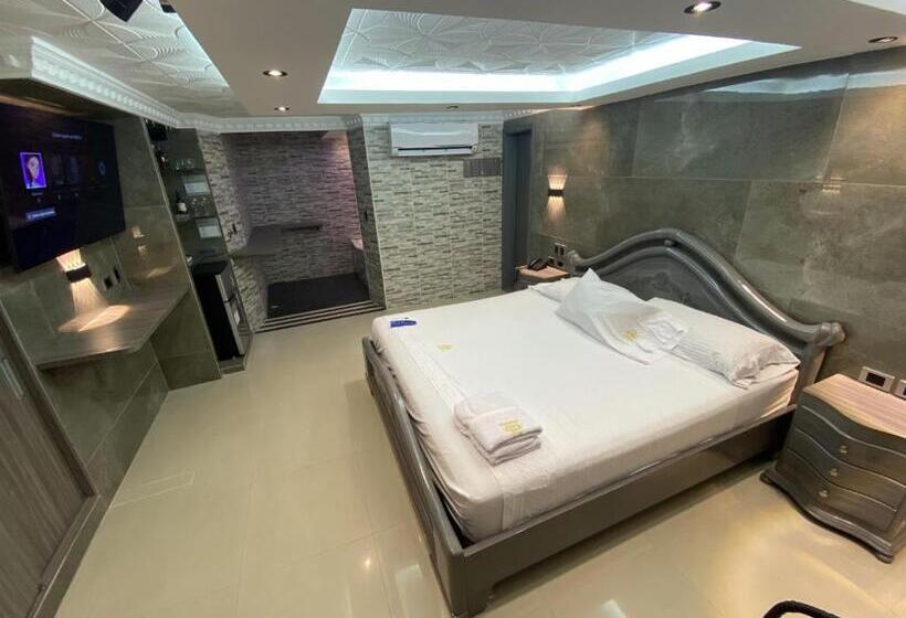 اتاق لوکس با تخت بزرگ, Balmoral