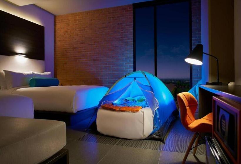 标准间, Aloft Celaya