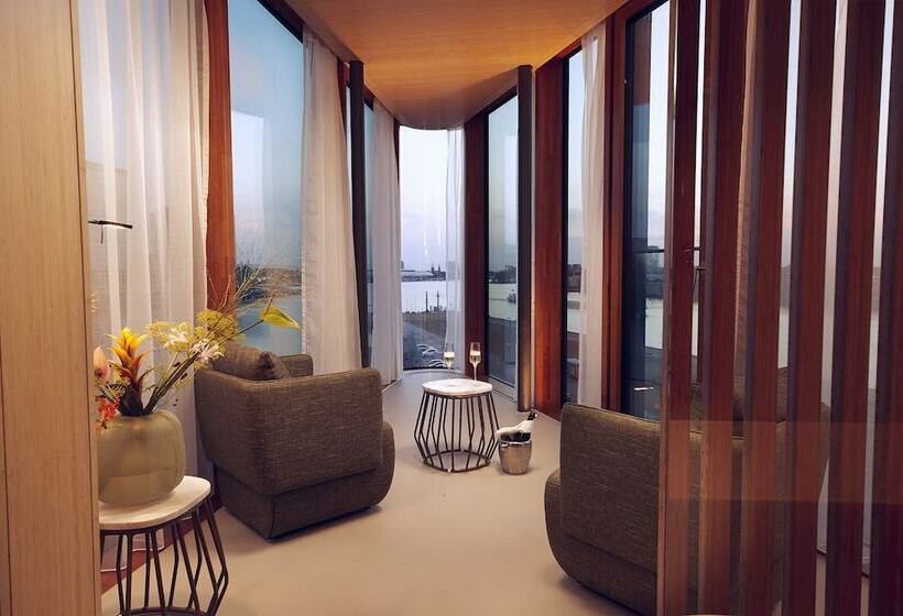 Suite, Jakarta Amsterdam