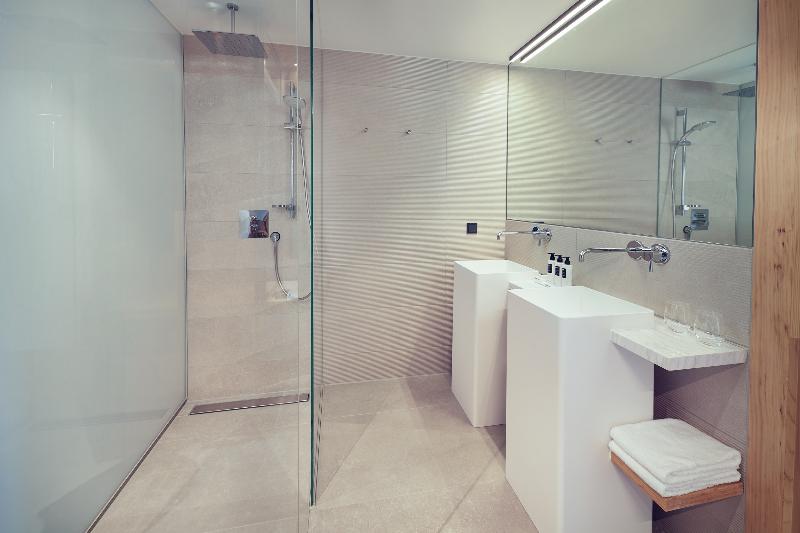 Superior Room, Jakarta Amsterdam