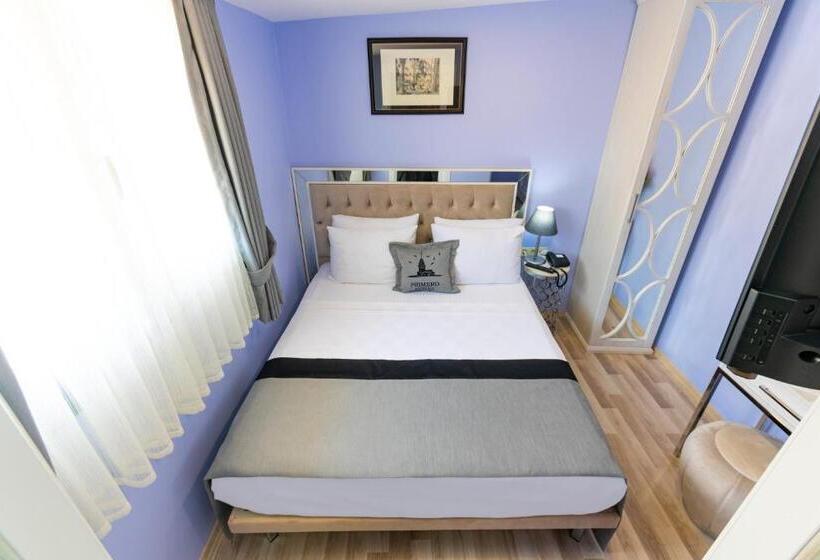 Superior Single Room, Primero
