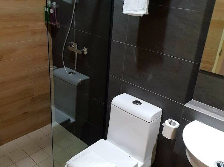 Quarto Deluxe, Qlio
