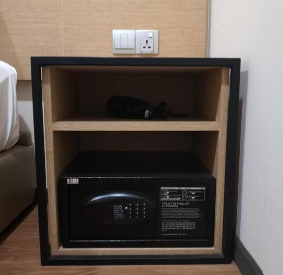 Quarto Estandar Individual, Qlio