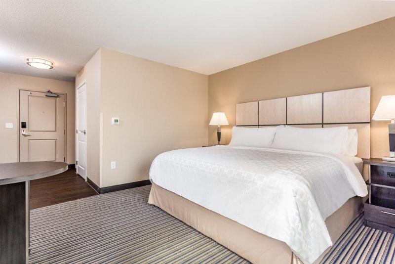스탠다드 스튜디오 킹침대, Candlewood Suites Eau Claire I 94, An Ihg