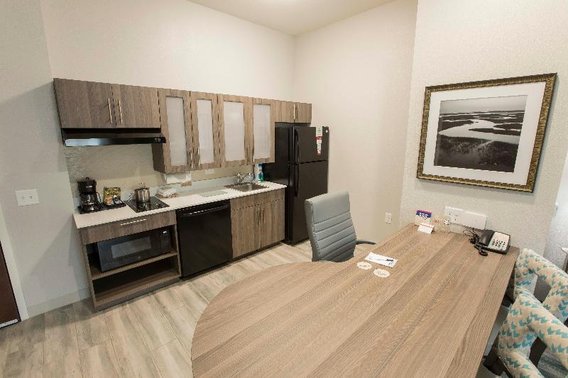 キングサイドベッドのスタンダードワンルーム, Candlewood Suites Mcdonough, An Ihg