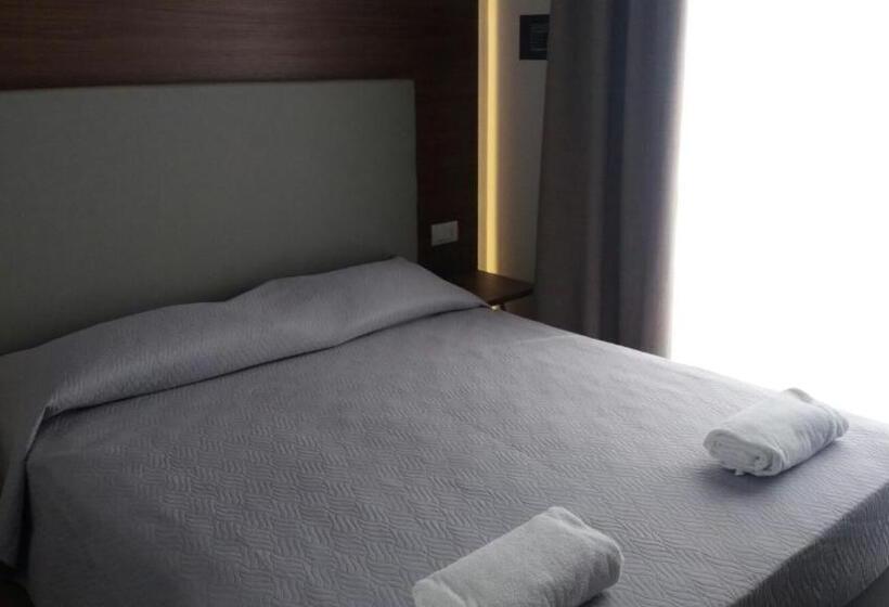 اتاق استاندارد, 8room