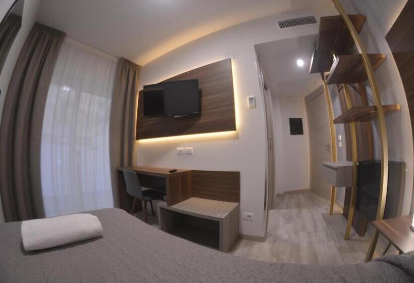 اتاق استاندارد یک نفره, 8room