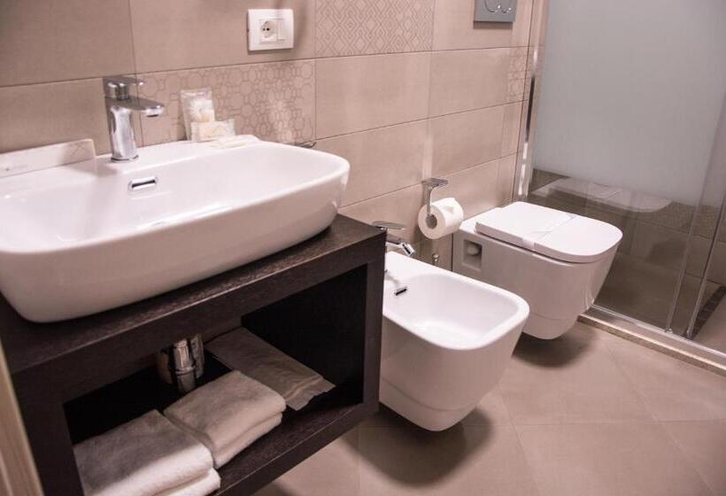 اتاق استاندارد یک نفره, 8room