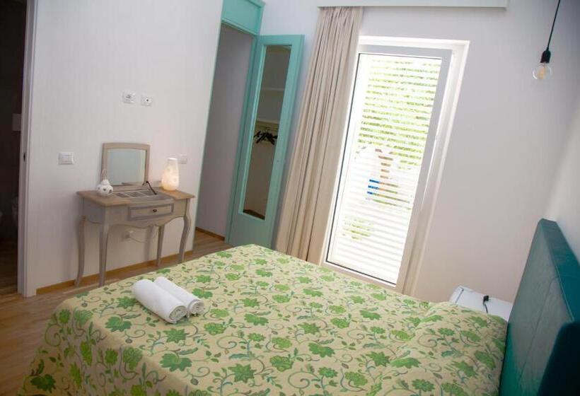 Quarto Estandar Cama King, Storie Di Mare