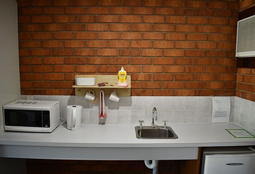Семейный Номер, Berrigan Motel