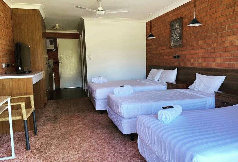 Семейный Номер, Berrigan Motel