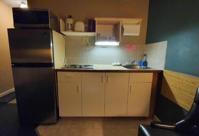 Номер Стандарт с Кухней, Sundre Motor Inn