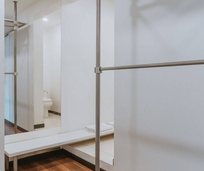 패밀리 룸, Travelers Orange Suites