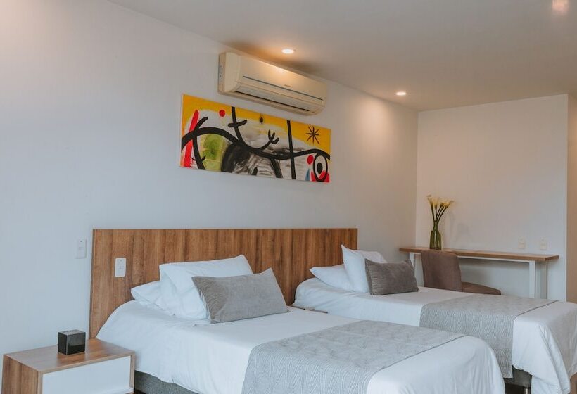 패밀리 아파트, Travelers Orange Suites