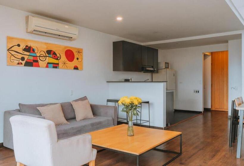 شقة عائلية, Travelers Orange Suites