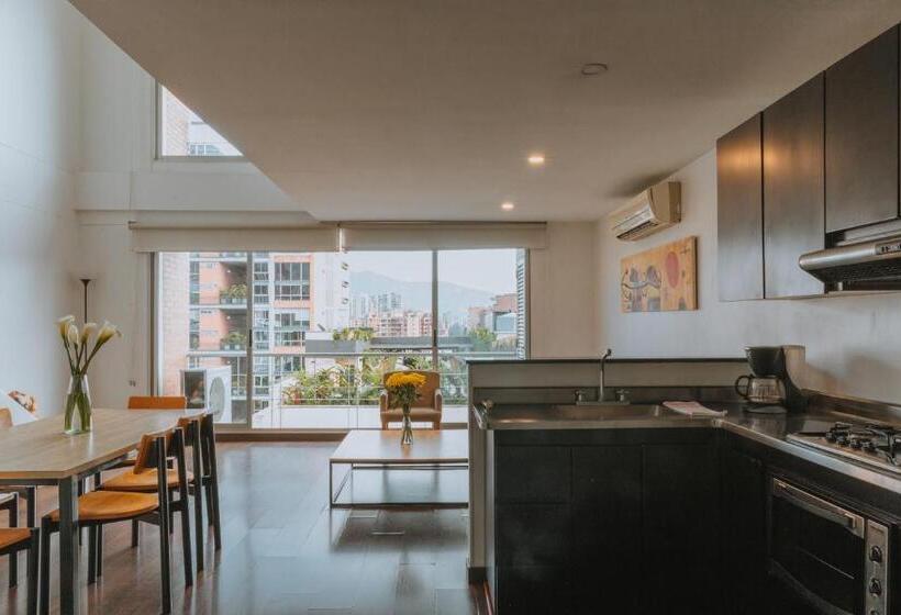 شقة عائلية, Travelers Orange Suites