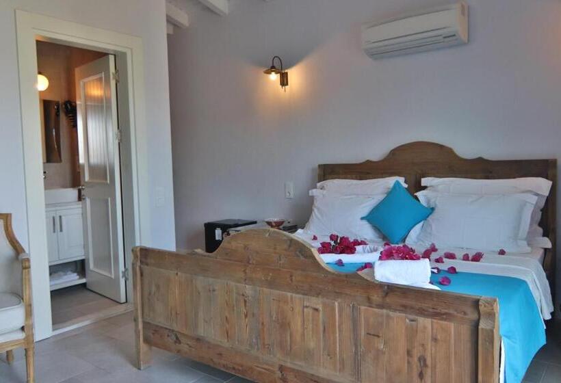 اتاق لوکس با بالکن, Alacaat Otel