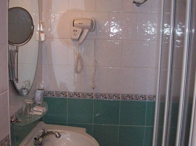 Номер Стандарт, Hostal Las Grullas
