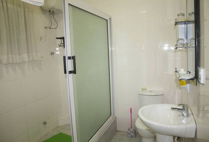 Deluxe Room, Grand Star
