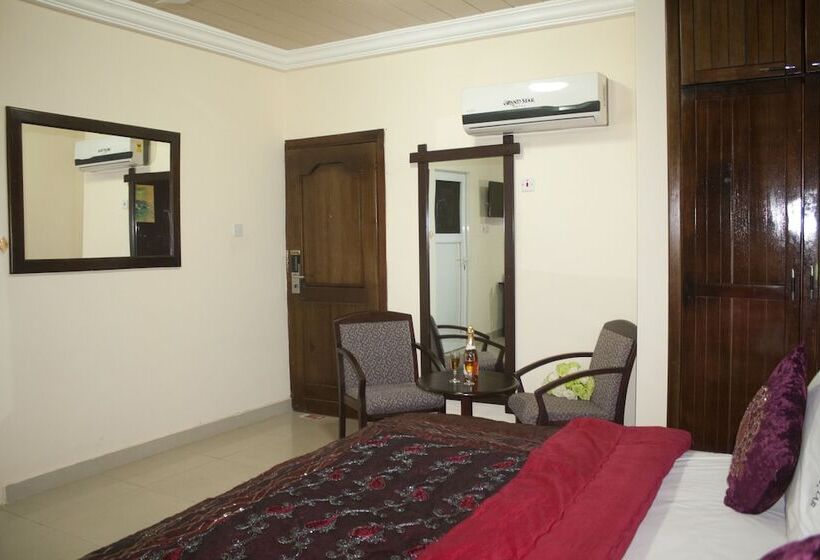 Deluxe Room, Grand Star