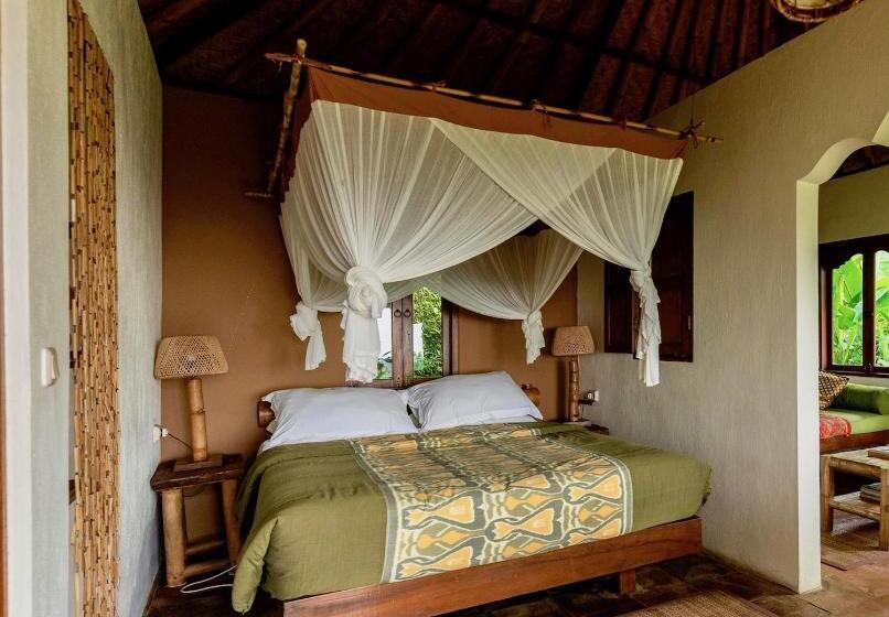 Номер Стандарт с Балконом, Sarinbuana Eco Lodge