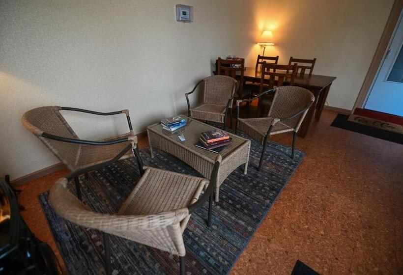 Дом 2 Спальни, The Lakehouse Inn Geneva