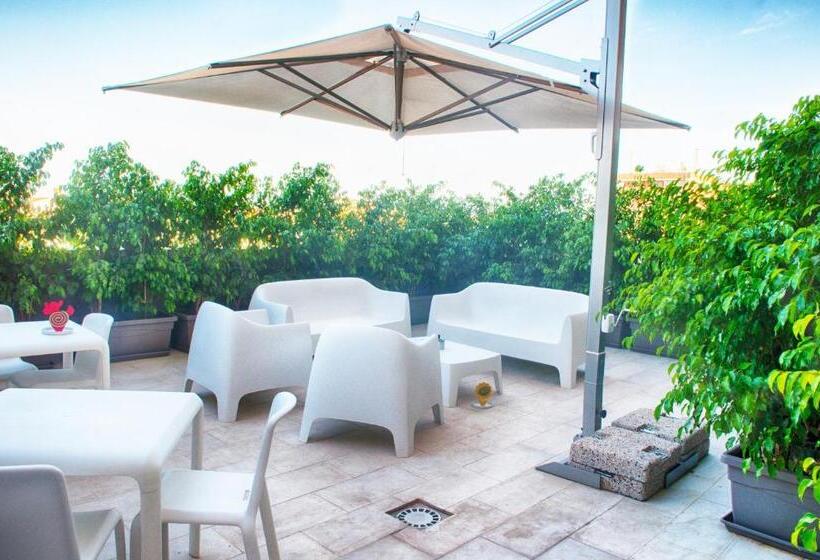 اتاق لوکس با بالکن, Four Rooms Guesthouse