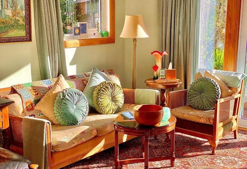 Апартаменты 1 Спальня Вид на Сад, Ah House City B&b Nelson