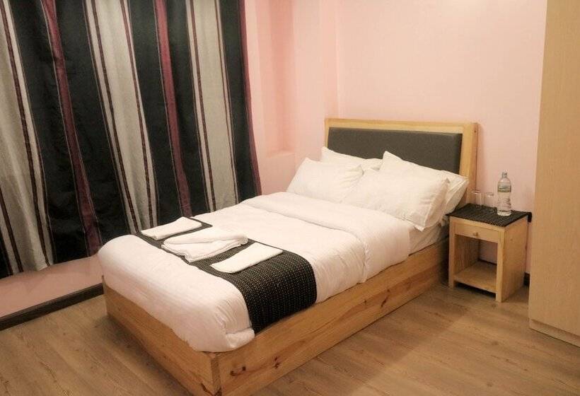 اتاق استاندارد با سرویس بهداشتی مشترک, Easy Homes