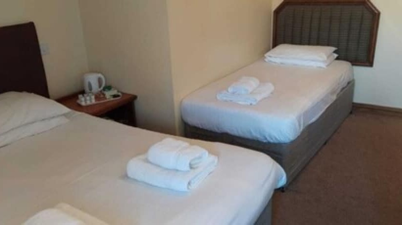 Семейный Номер, Easton Guest House