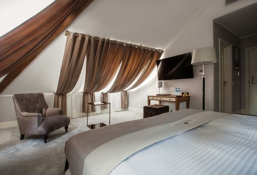 Полулюкс, Villa Kadashi Boutique
