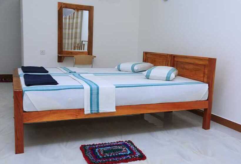 Номер Стандарт с Балконом, La Safari Inn Tissamaharama