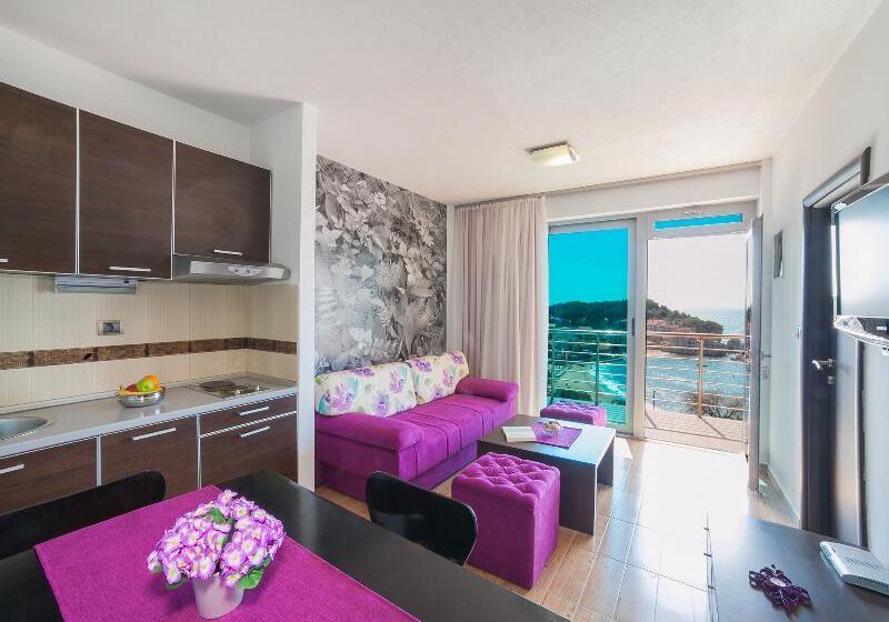 آپارتمان 1 خوابه با بالکن, Apartments Raymond