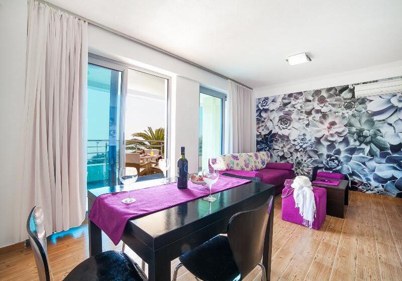 آپارتمان 1 خوابه با چشم‌انداز دریا, Apartments Raymond