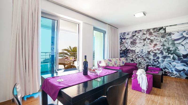 آپارتمان 1 خوابه با چشم‌انداز دریا, Apartments Raymond