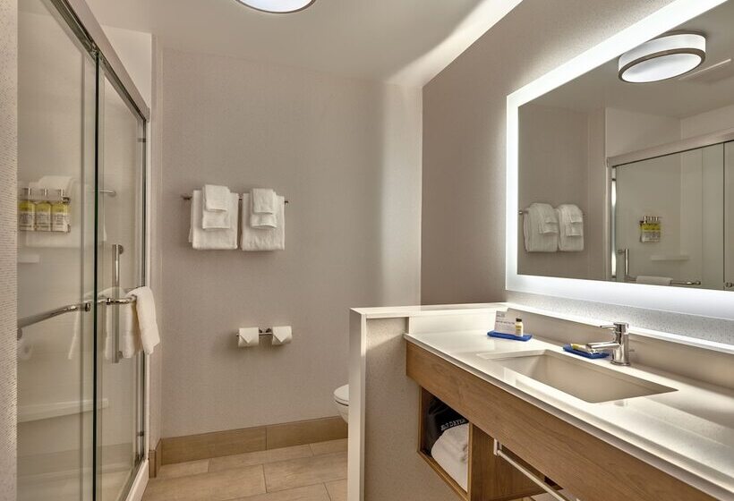 适合残疾人士使用的套间, Holiday Inn Express & Suites Salem North   Keizer, An Ihg