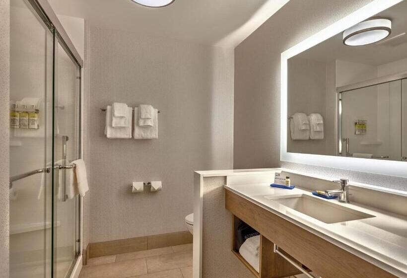 带大床的标准间, Holiday Inn Express & Suites Salem North   Keizer, An Ihg