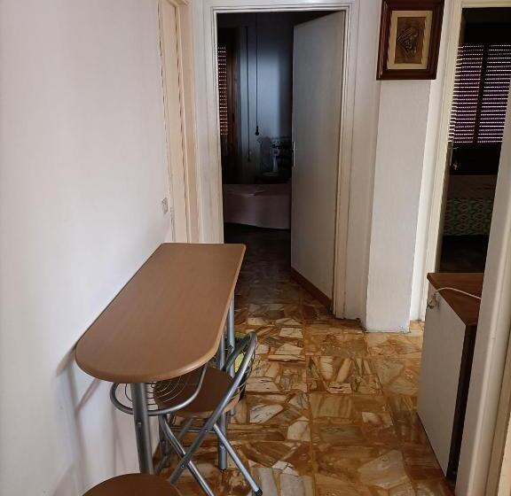 اتاق استاندارد با سرویس بهداشتی مشترک, B&b E Locazioni Turistiche Antico Borgo Toscano