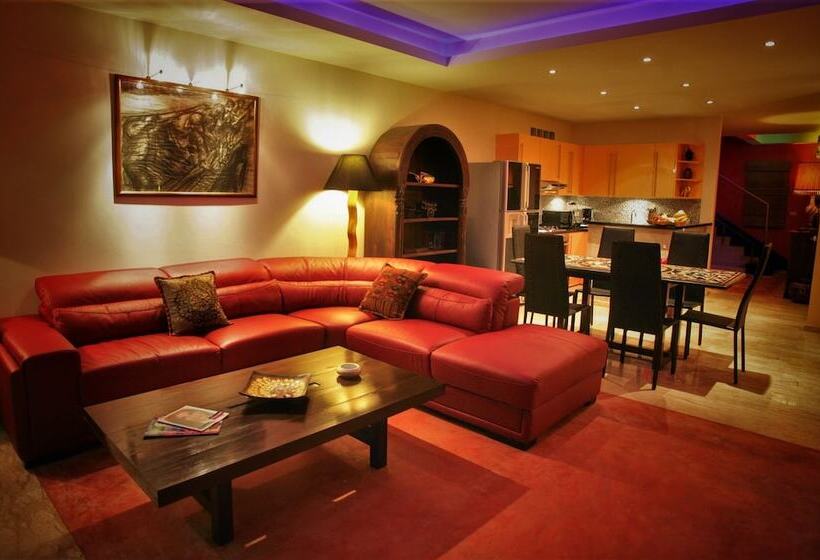 Вилла 3 Спальни с Бассейном, Chor Chang Villa Resort