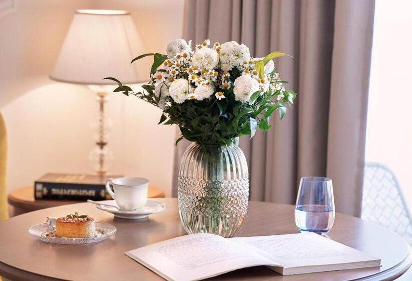 Люкс Вид на Море, Legacy Gastro Suites