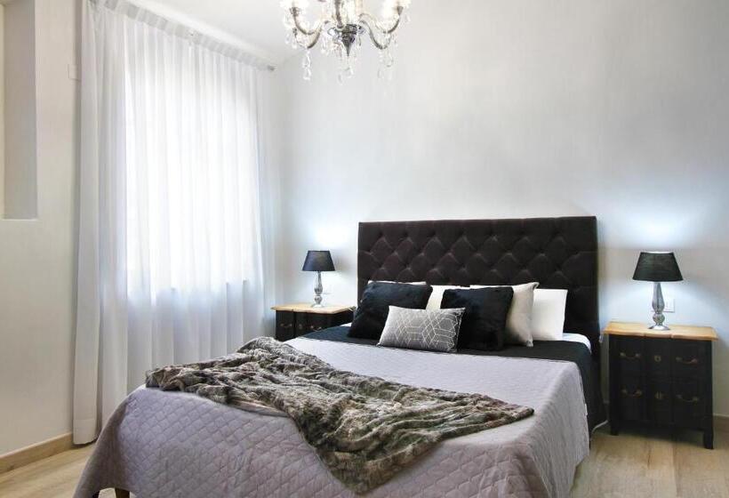 اتاق لوکس با تخت بزرگ, Lucca In Chic   No Ztl   Free Parking   Old City At 10min By Walk