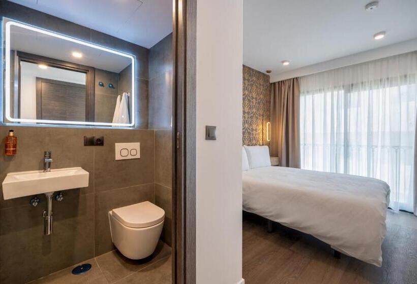Номер Стандарт, The Orange House Boutique Hotel And Upstairs Rooftop Bar   Brand New