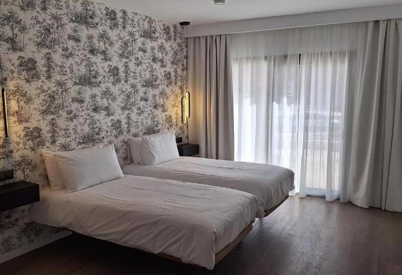 Семейный Номер, The Orange House Boutique Hotel And Upstairs Rooftop Bar   Brand New