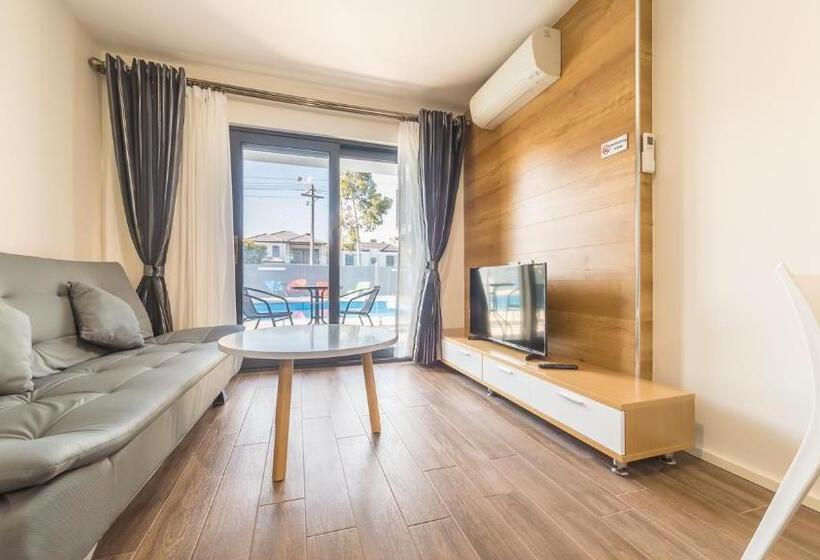 דירת חדר סופריור, Batavia Apartments