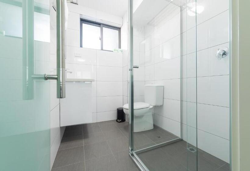 דירת חדר, Batavia Apartments