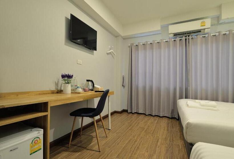 اتاق لوکس سه تخته, De Lavender Bangkok