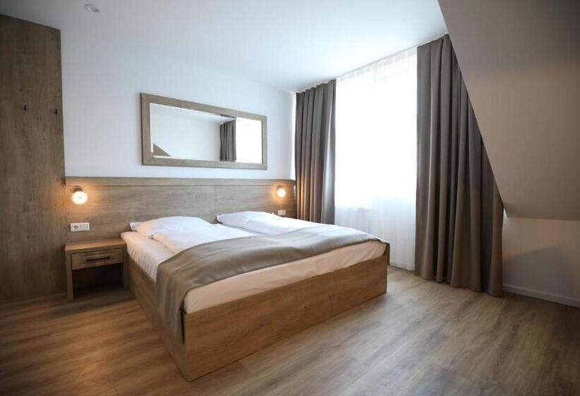 اتاق لوکس با تخت بزرگ, Sleep Inn Dusseldorf