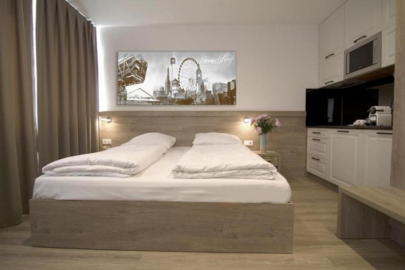 اتاق لوکس با تخت بزرگ, Sleep Inn Dusseldorf